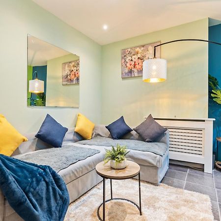 Comfy 4Br House Close To Subway Londen Buitenkant foto