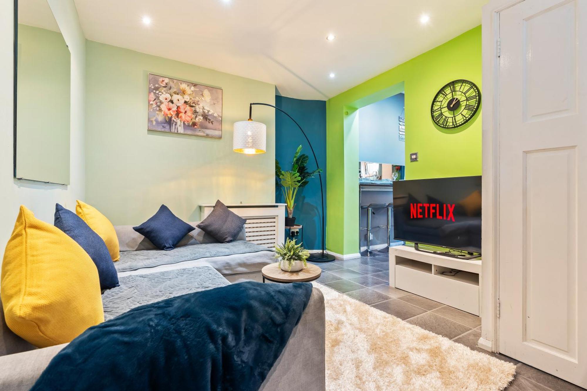 Comfy 4Br House Close To Subway Londen Buitenkant foto
