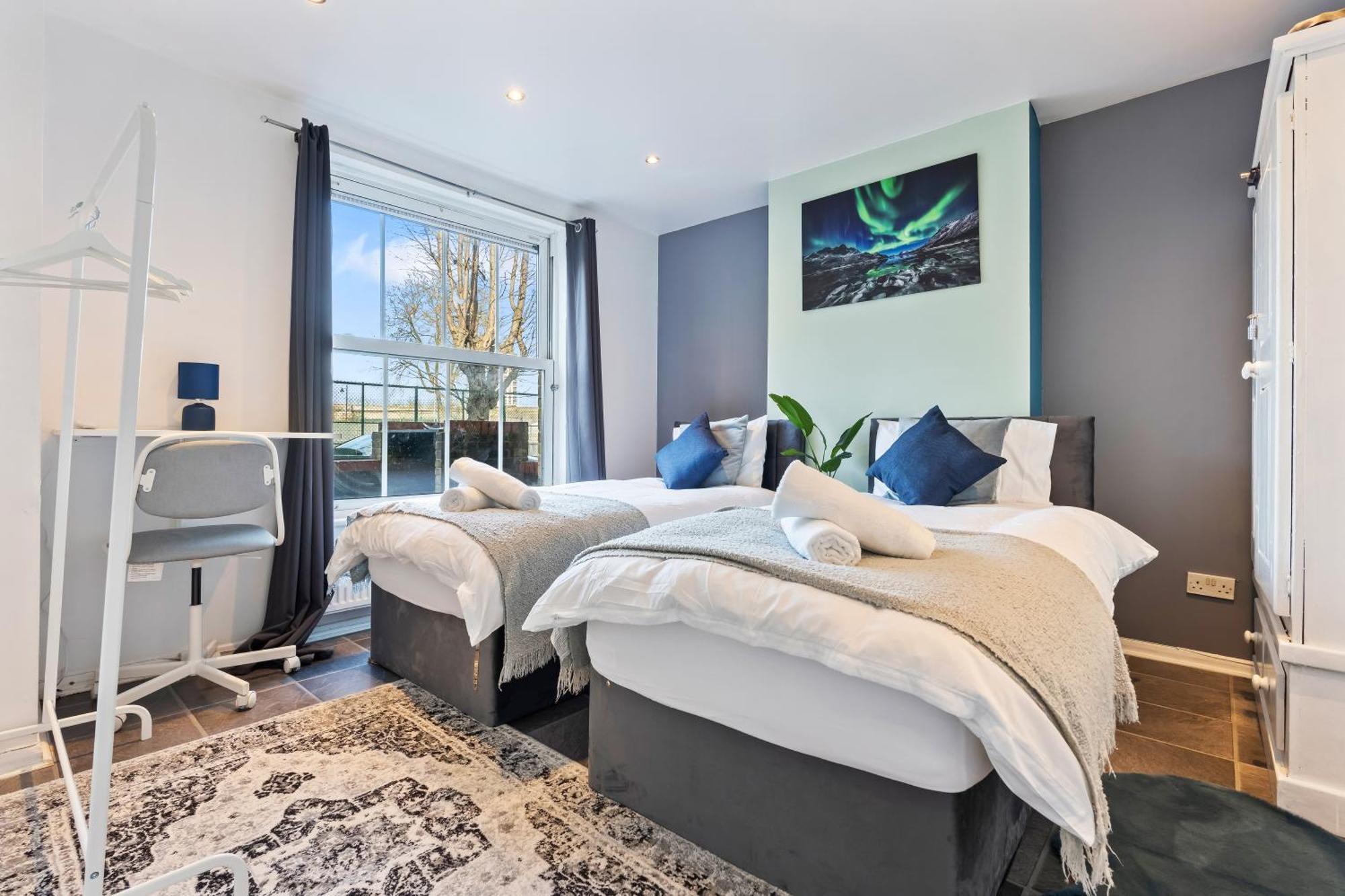 Comfy 4Br House Close To Subway Londen Buitenkant foto