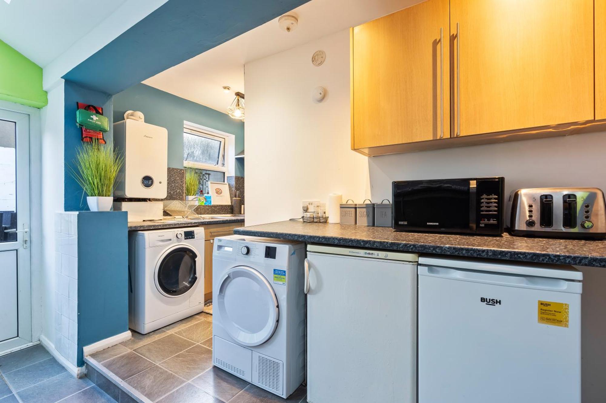 Comfy 4Br House Close To Subway Londen Buitenkant foto