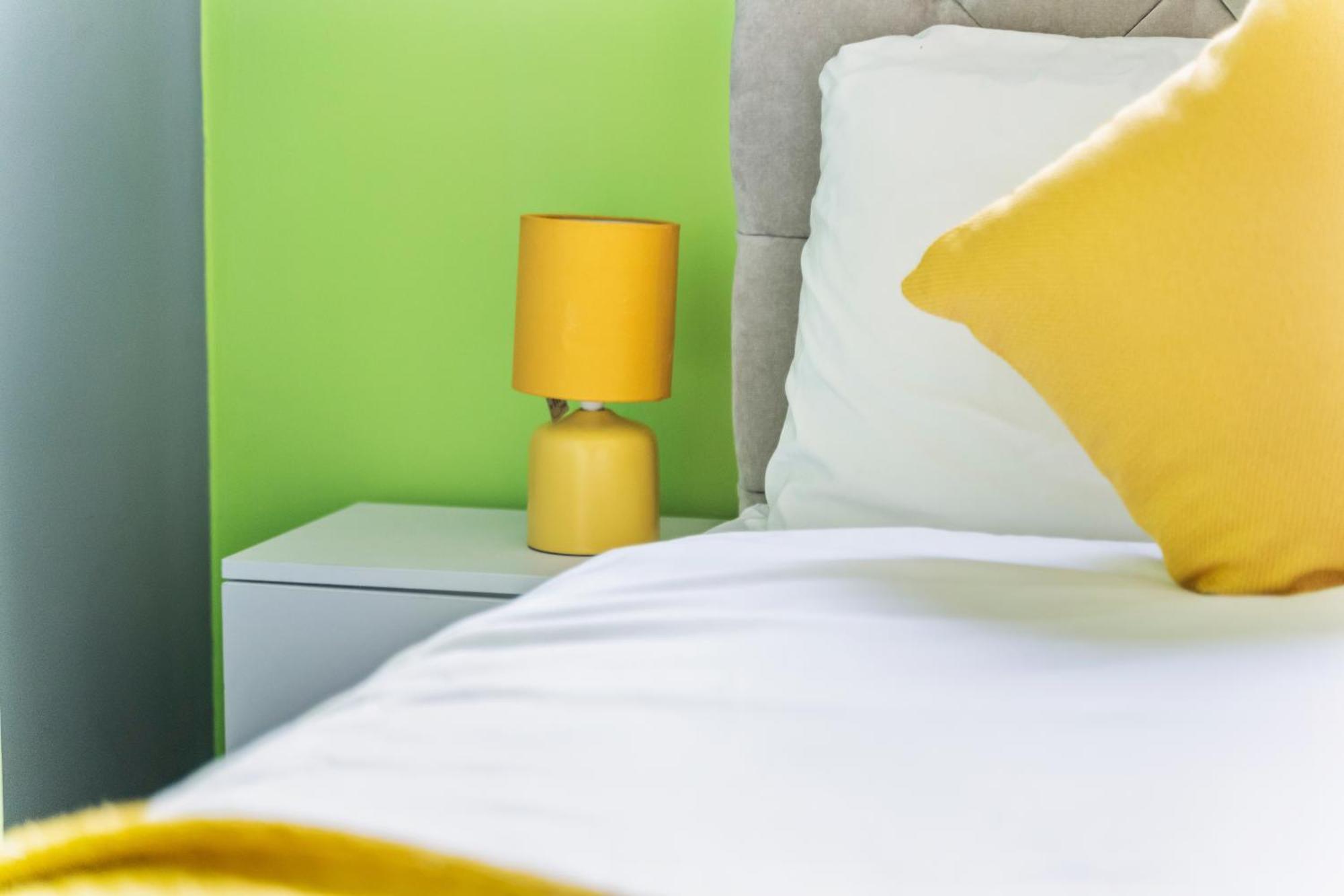 Comfy 4Br House Close To Subway Londen Buitenkant foto