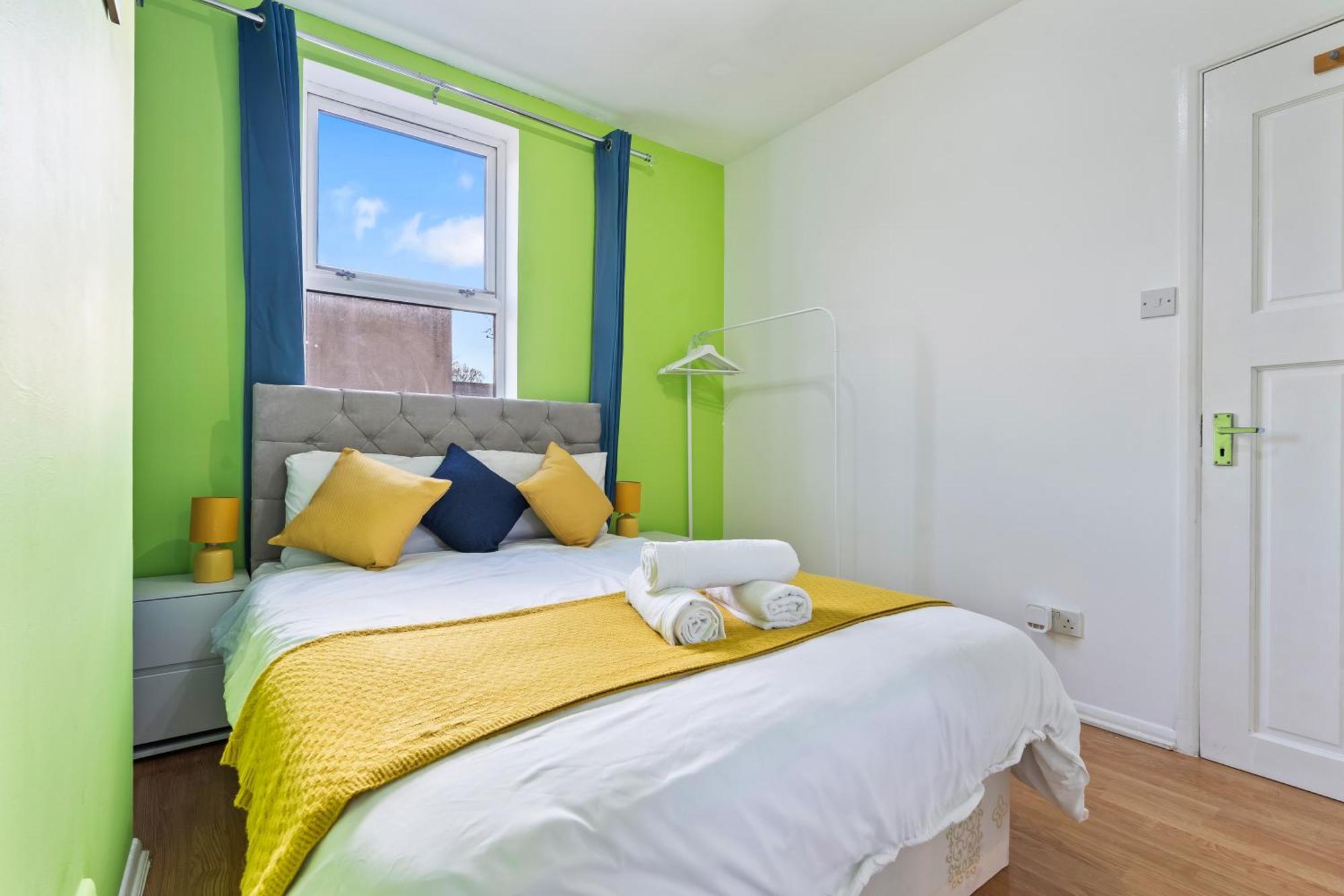 Comfy 4Br House Close To Subway Londen Buitenkant foto