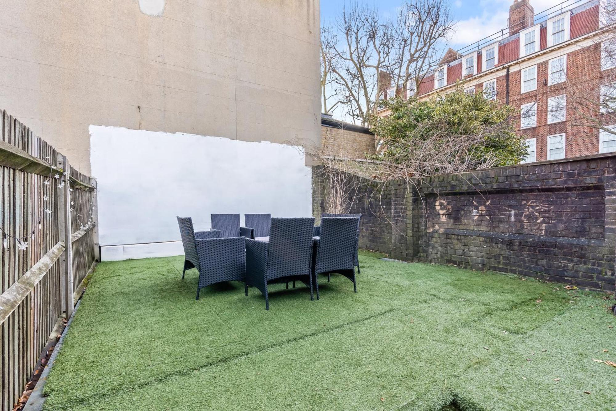 Comfy 4Br House Close To Subway Londen Buitenkant foto