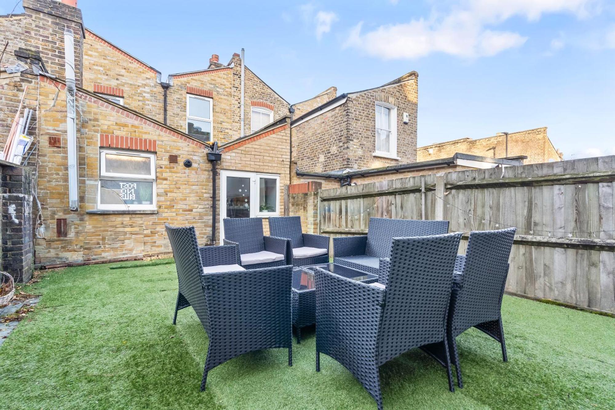 Comfy 4Br House Close To Subway Londen Buitenkant foto